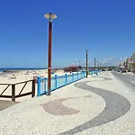 Cristal Vieira &